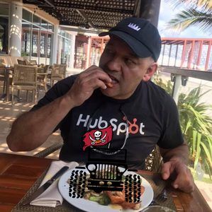 Meet your Posher, Rene